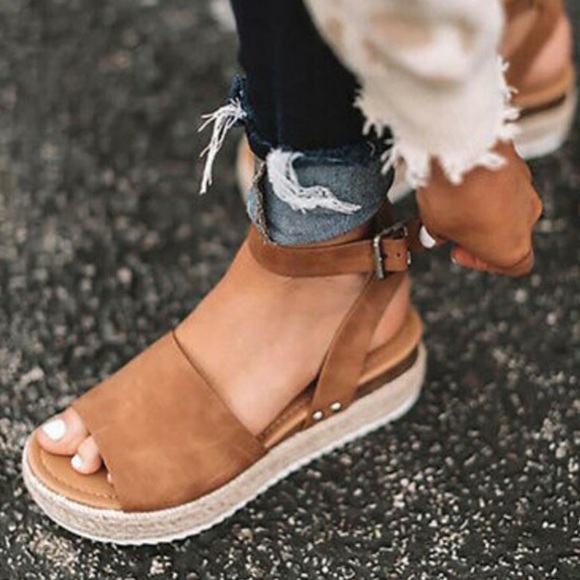 HP”Emilia” Tan Faux Leather Espadrille Platforms! - Picture 4 of 8